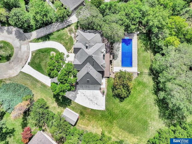 6700 Southfork Circle, Lincoln, NE 68516