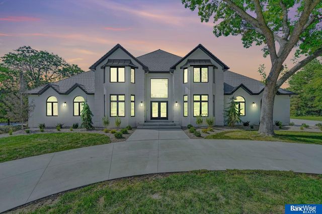 6700 Southfork Circle, Lincoln, NE 68516