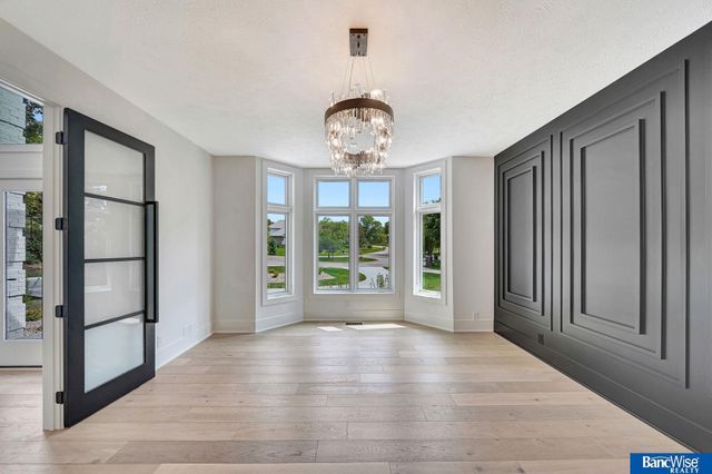 6700 Southfork Circle, Lincoln, NE 68516