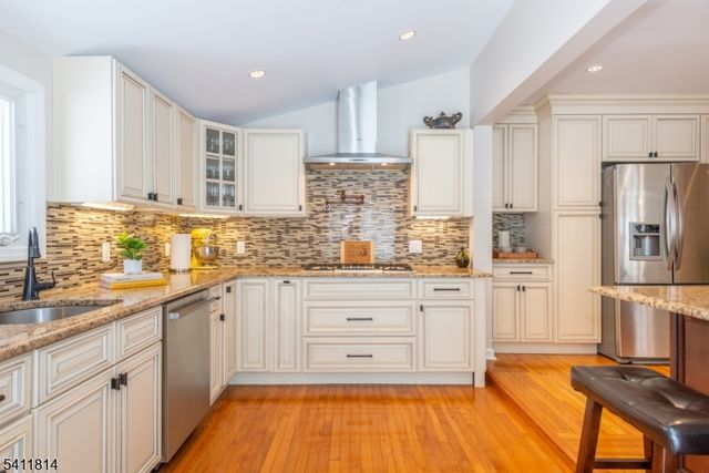 13 Porter Rd, West Orange Twp., NJ 07052