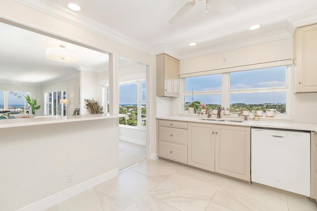 400 Seasage Drive 806, Delray Beach, FL 33483