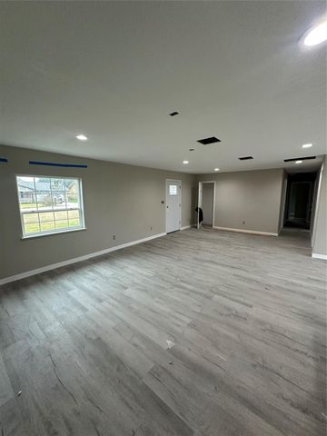 109 Honeysuckle Drive, Baytown, TX 77520