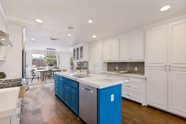 7845 Yamini Drive, Dallas, TX 75230