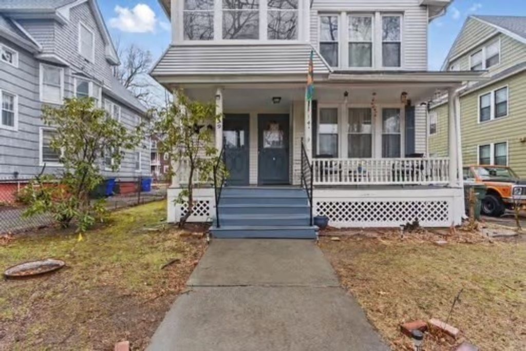 139-141 Magnolia Ter, Springfield, MA 01108