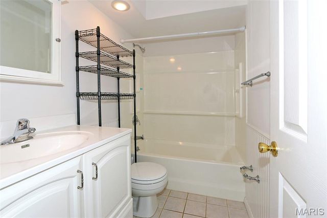 500 Beaucaire Drive, Warson Woods, MO 63122