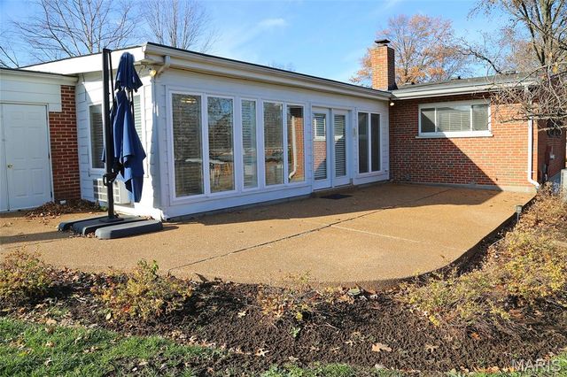 500 Beaucaire Drive, Warson Woods, MO 63122