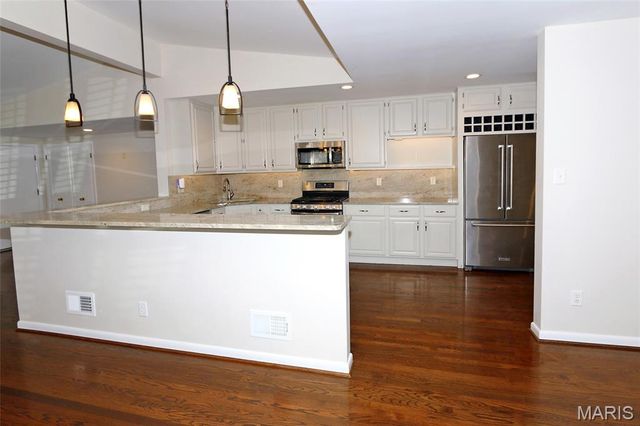 500 Beaucaire Drive, Warson Woods, MO 63122