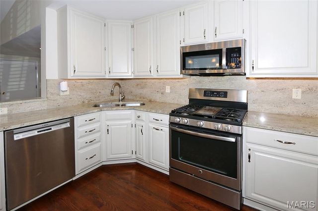 500 Beaucaire Drive, Warson Woods, MO 63122