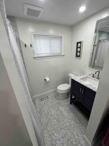 28 Sterling Rd 1, Barnstable, MA 02601