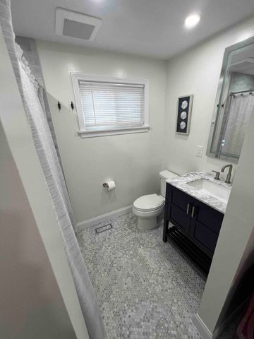 28 Sterling Rd 1, Barnstable, MA 02601