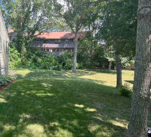 28 Sterling Rd 1, Barnstable, MA 02601