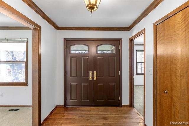 1613 Caliper Drive, Troy, MI 48084
