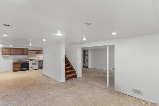 1613 Caliper Drive, Troy, MI 48084