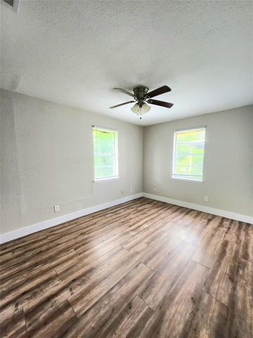 9110 Kentshire Drive A B, Houston, TX 77078
