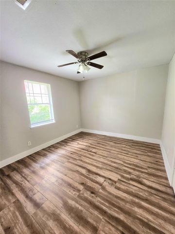 9110 Kentshire Drive A B, Houston, TX 77078