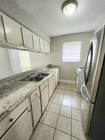 9110 Kentshire Drive A B, Houston, TX 77078