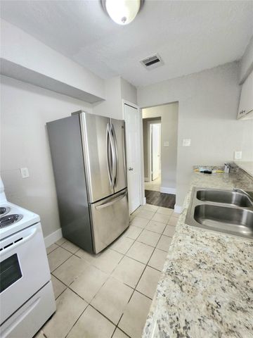 9110 Kentshire Drive A B, Houston, TX 77078
