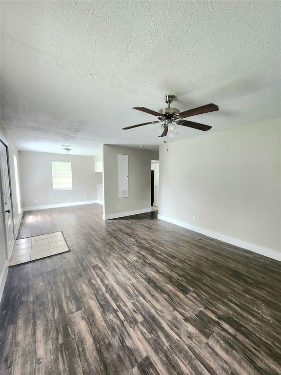 9110 Kentshire Drive A B, Houston, TX 77078