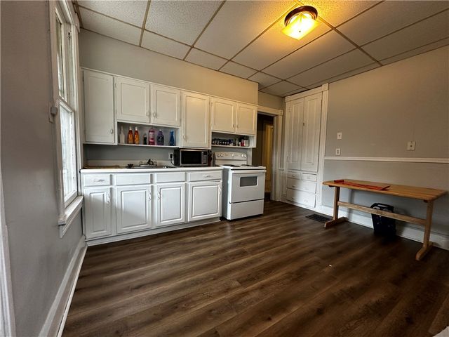 305 E Lincoln Ave, New Castle, PA 16101