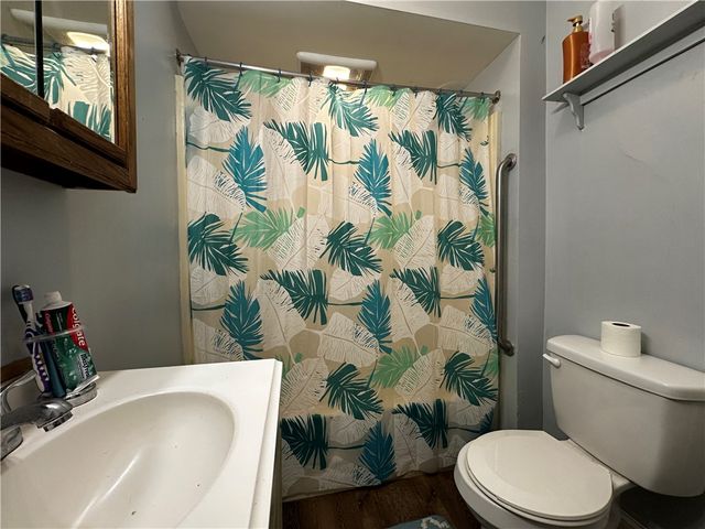 305 E Lincoln Ave, New Castle, PA 16101