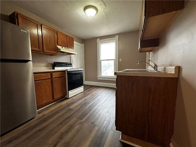 305 E Lincoln Ave, New Castle, PA 16101