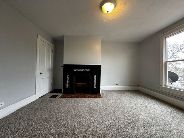 305 E Lincoln Ave, New Castle, PA 16101