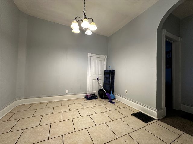 305 E Lincoln Ave, New Castle, PA 16101