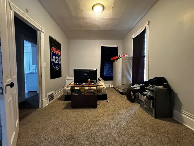 305 E Lincoln Ave, New Castle, PA 16101