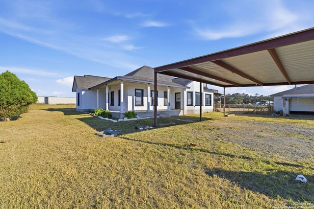 113 Private Road 6744, Natalia, TX 78059