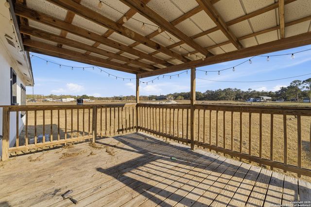 113 Private Road 6744, Natalia, TX 78059