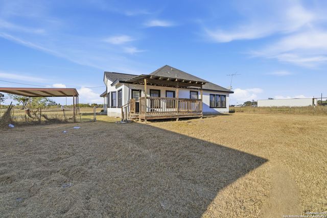 113 Private Road 6744, Natalia, TX 78059