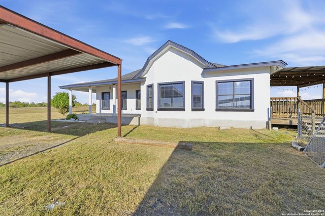 113 Private Road 6744, Natalia, TX 78059