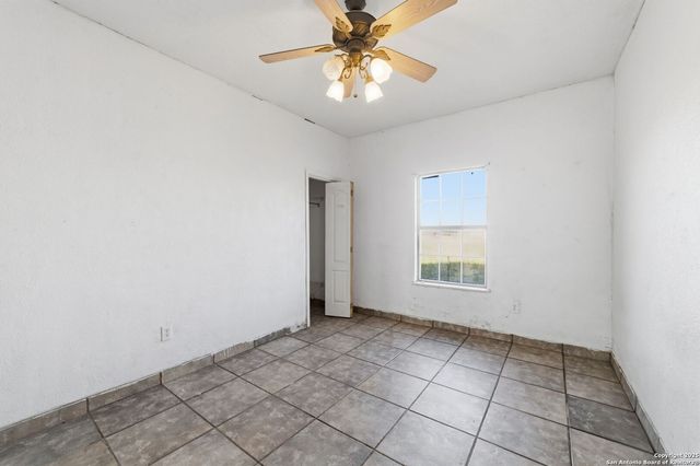 113 Private Road 6744, Natalia, TX 78059