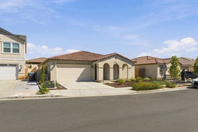 25866 Hollow Point Court, Homeland, CA 92548