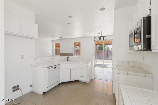 3432 Starjet St Street, Rosamond, CA 93560