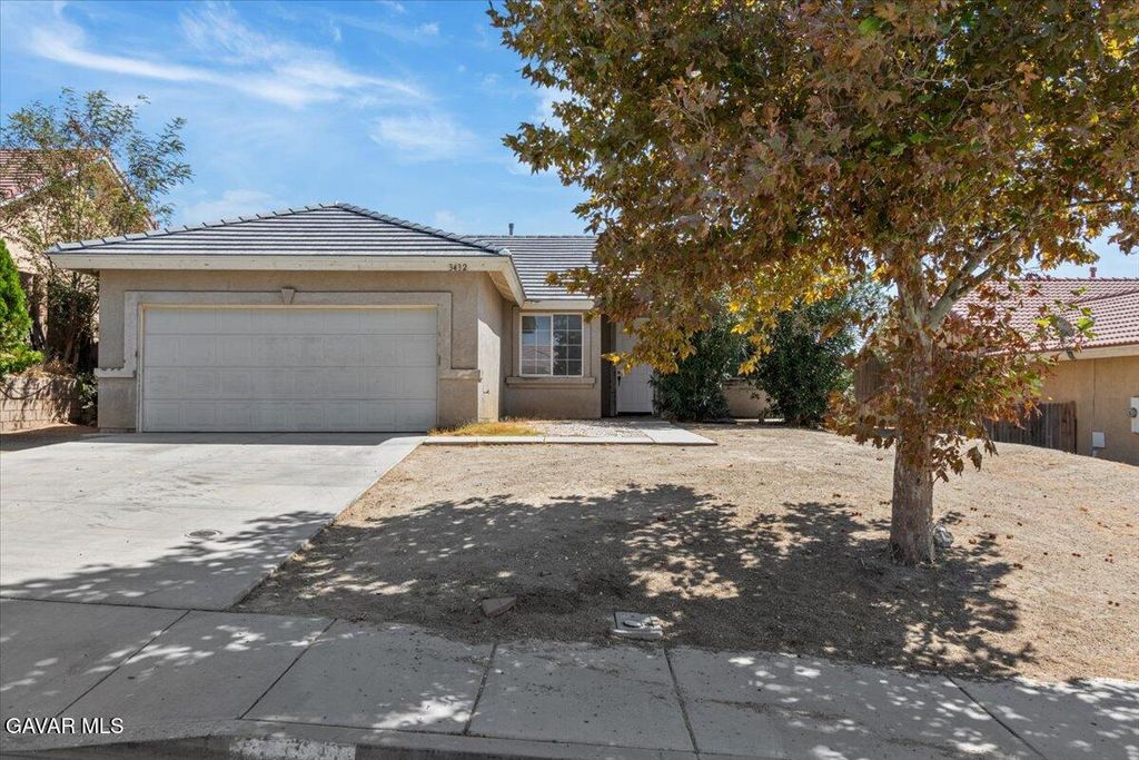 3432 Starjet St Street, Rosamond, CA 93560