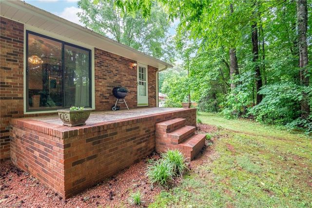 1090 Nc Highway 801 S, Advance, NC 27006