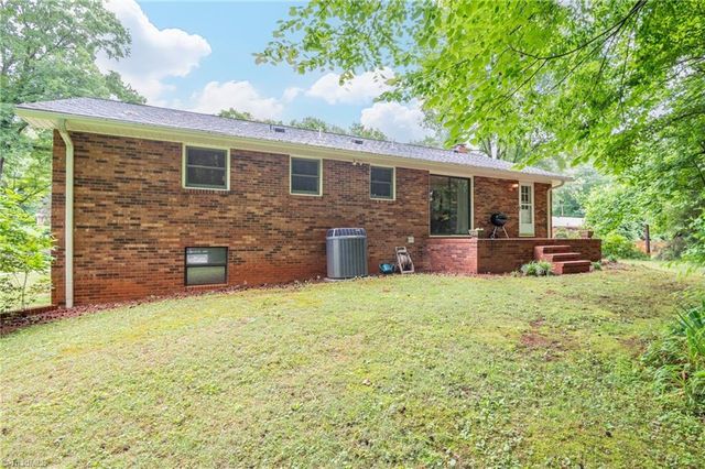 1090 Nc Highway 801 S, Advance, NC 27006