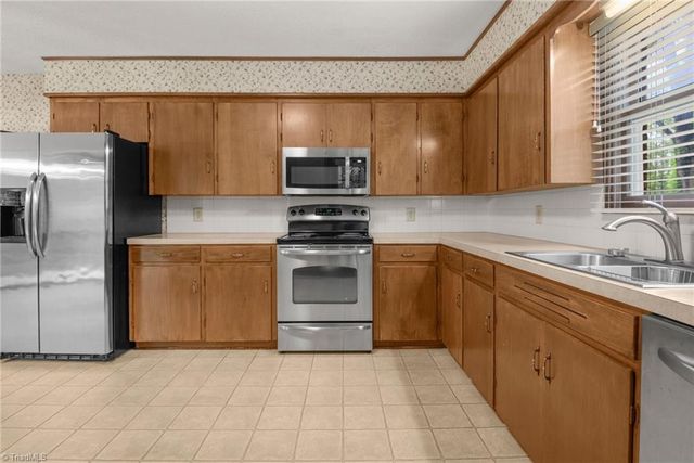 1090 Nc Highway 801 S, Advance, NC 27006