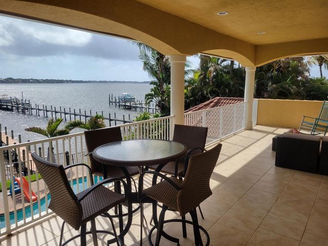881 SE Saint Lucie Boulevard, Stuart, FL 34996