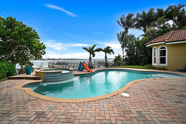881 SE Saint Lucie Boulevard, Stuart, FL 34996