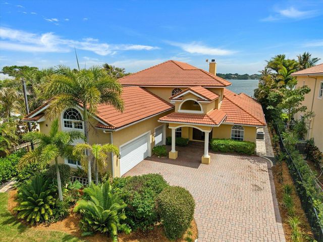 881 SE Saint Lucie Boulevard, Stuart, FL 34996