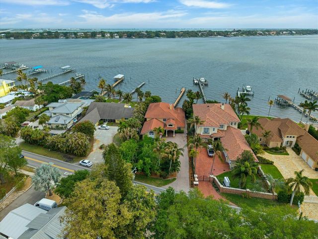 881 SE Saint Lucie Boulevard, Stuart, FL 34996
