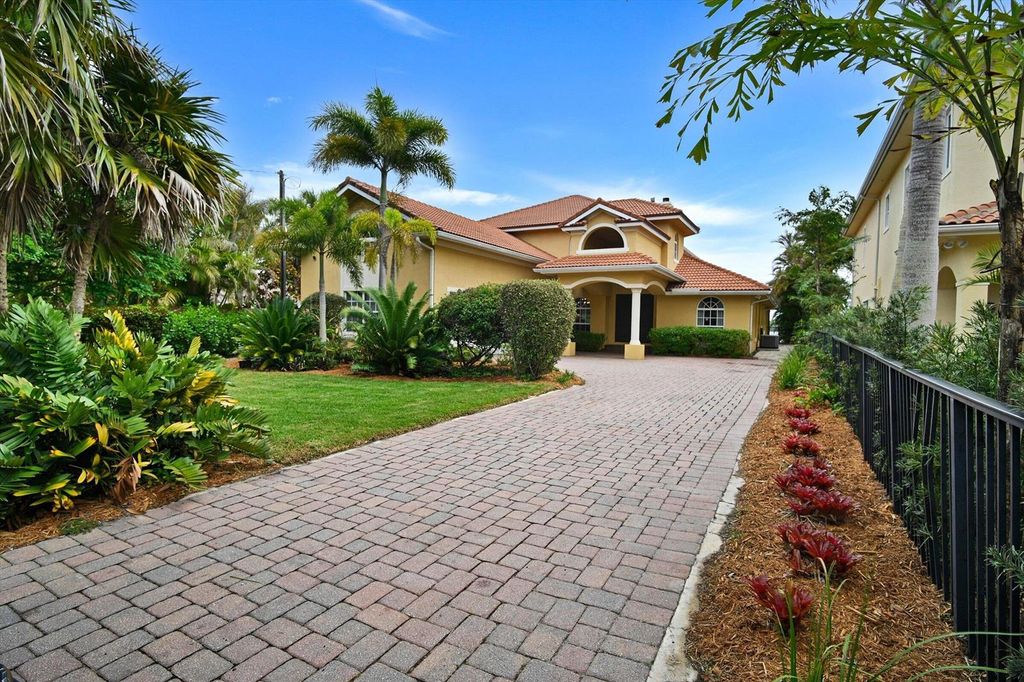 881 SE Saint Lucie Boulevard, Stuart, FL 34996