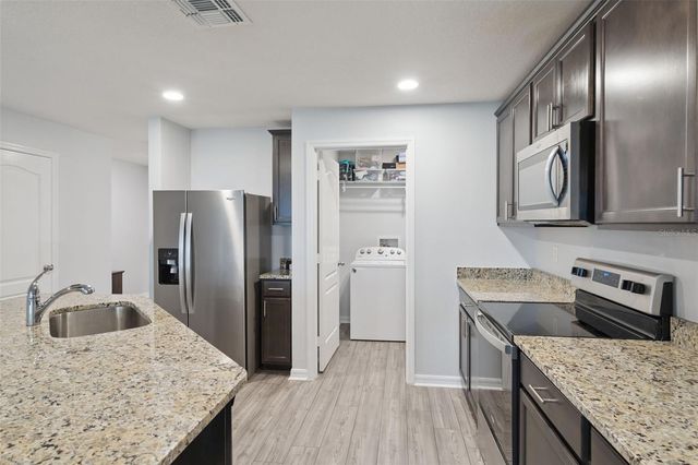 1537 WYNFORD CIRCLE, Tavares, FL 32778