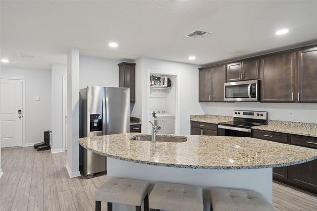 1537 WYNFORD CIRCLE, Tavares, FL 32778