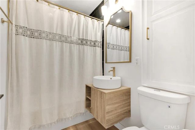 6229 Klump Avenue, North Hollywood, CA 91606