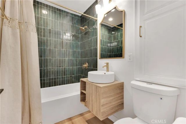 6229 Klump Avenue, North Hollywood, CA 91606