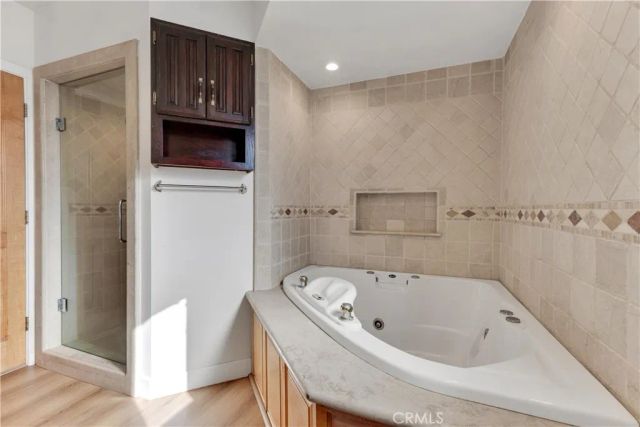 6229 Klump Avenue, North Hollywood, CA 91606