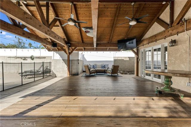 6229 Klump Avenue, North Hollywood, CA 91606